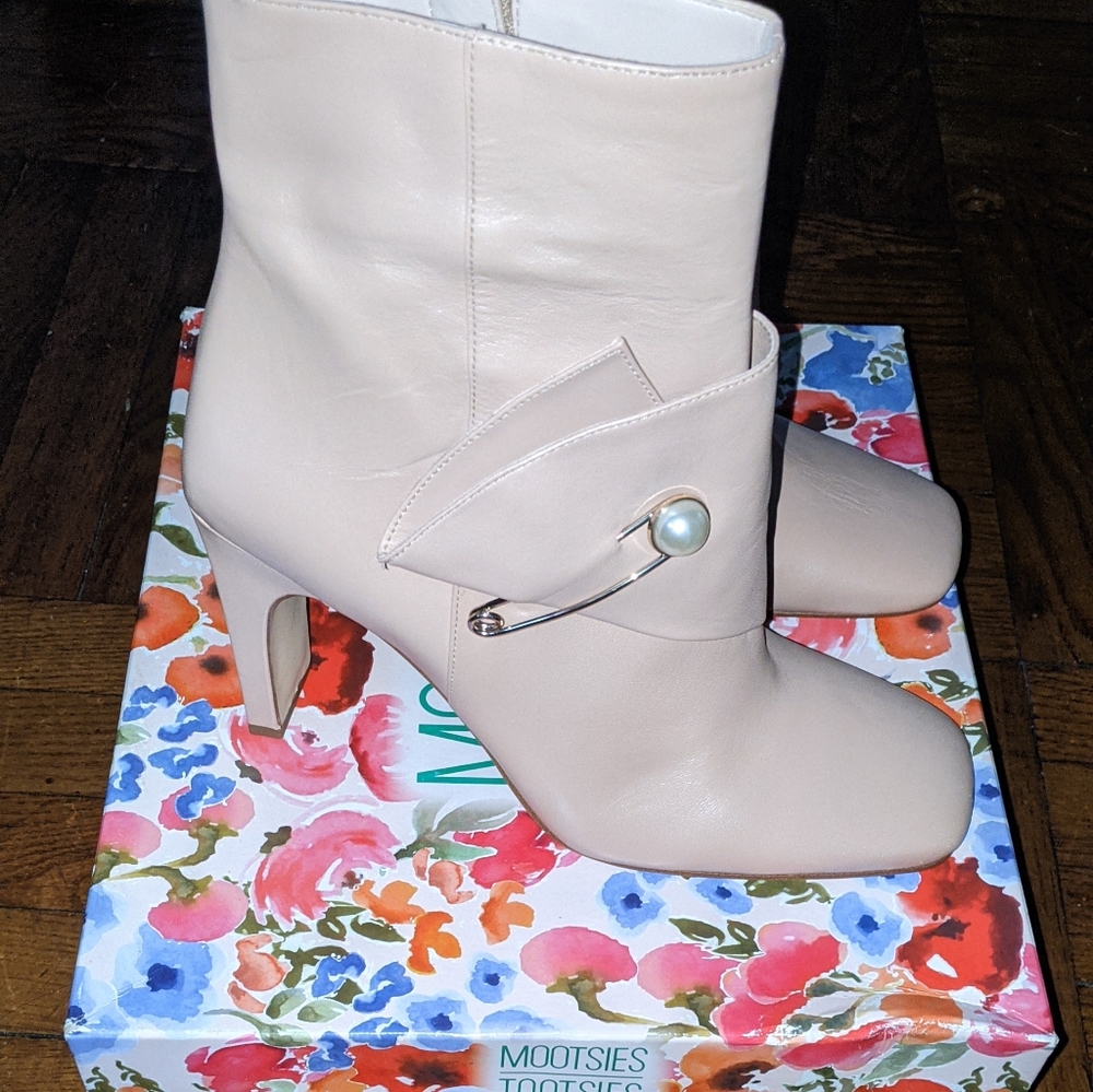 Brand New Nine West Heel Boots